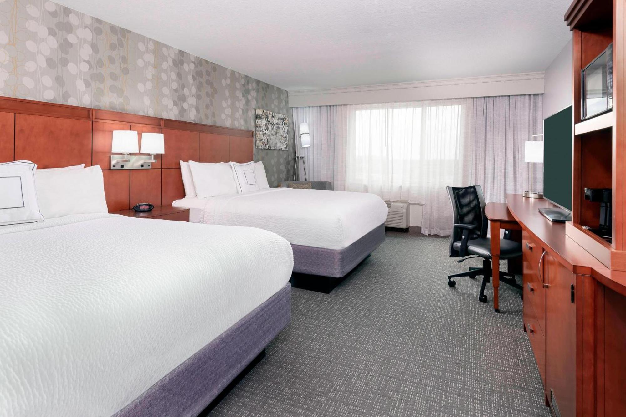 Courtyard Fort Wayne Downtown At Grand Wayne Convention Center Εξωτερικό φωτογραφία